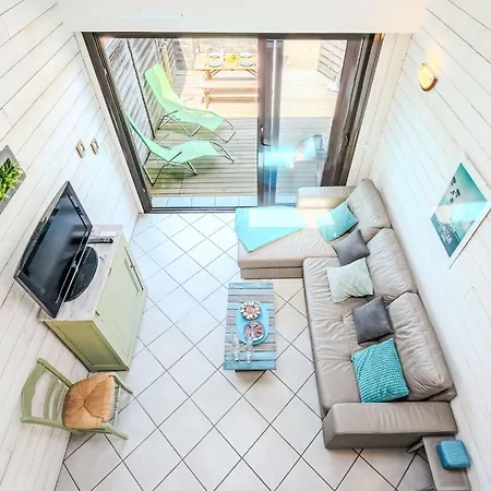 Les Malgaches-2 By Interhome